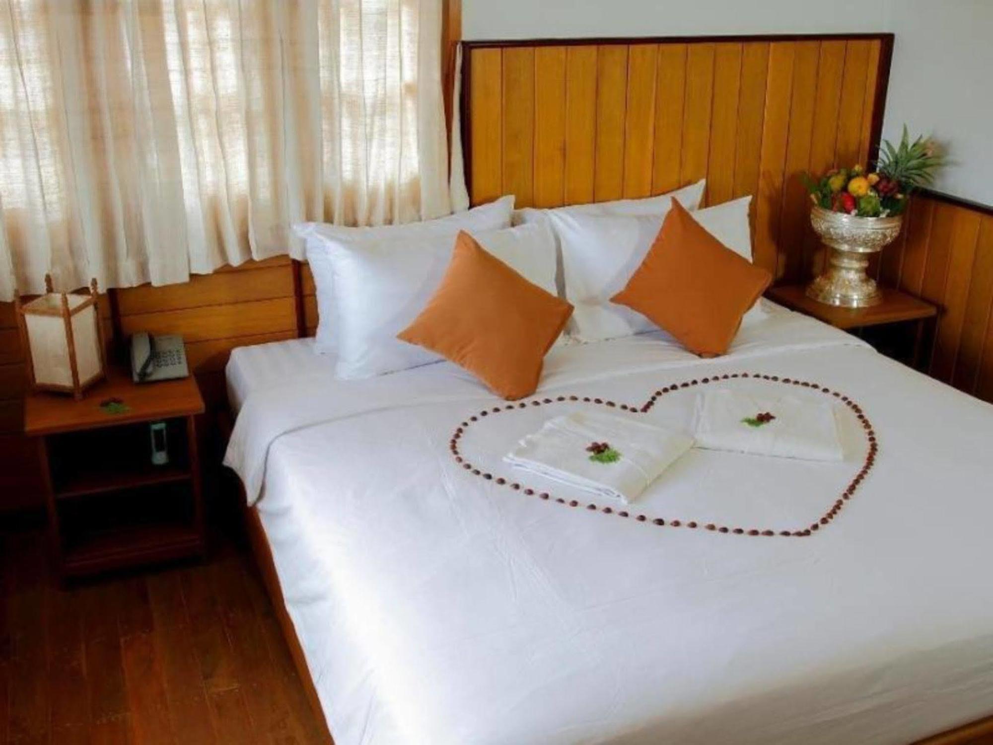 Inle Lotus Hotel Nyaung Shwe Esterno foto