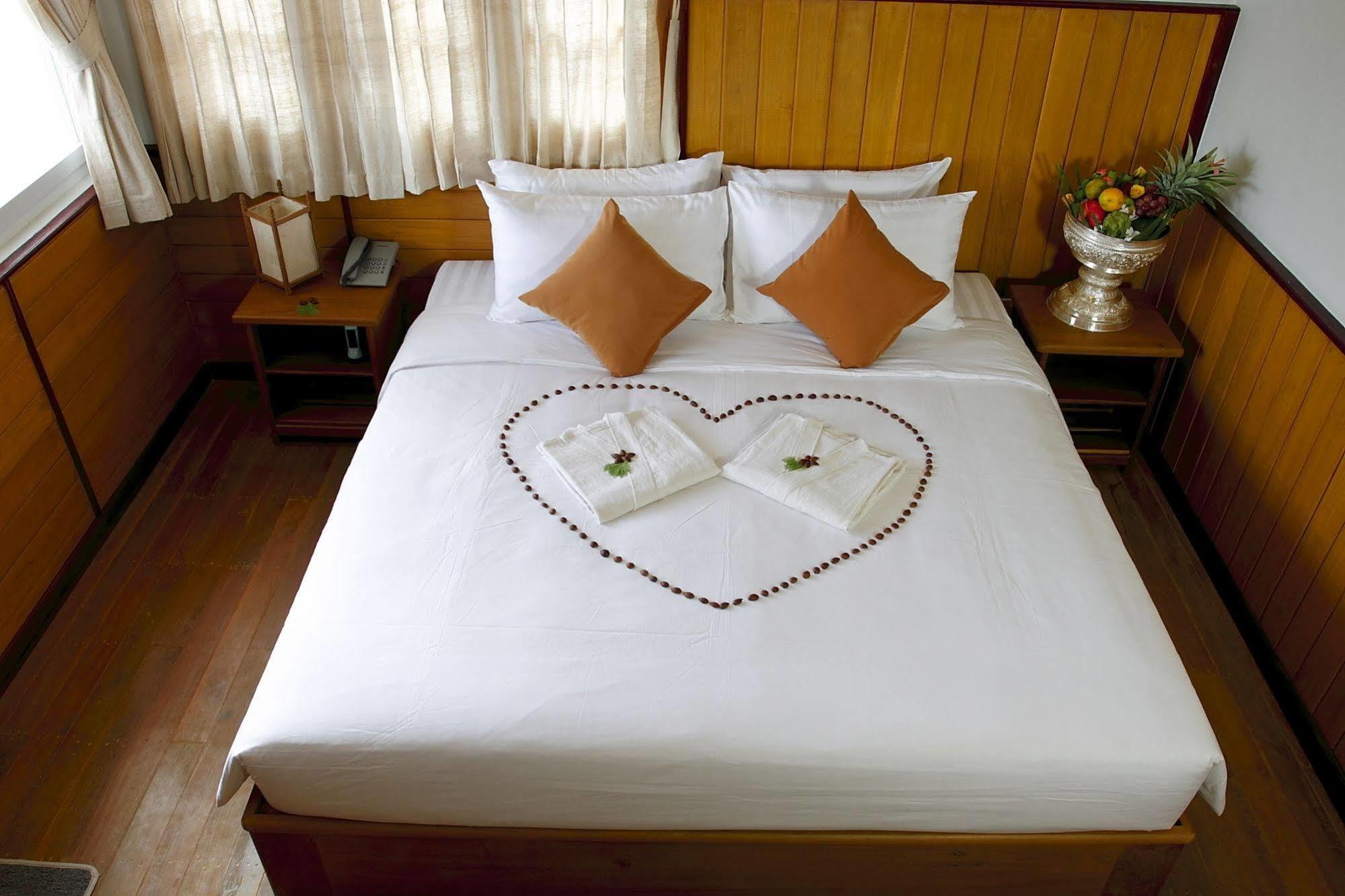 Inle Lotus Hotel Nyaung Shwe Esterno foto
